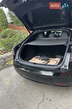 Лифтбек Tesla Model S 2017 в 