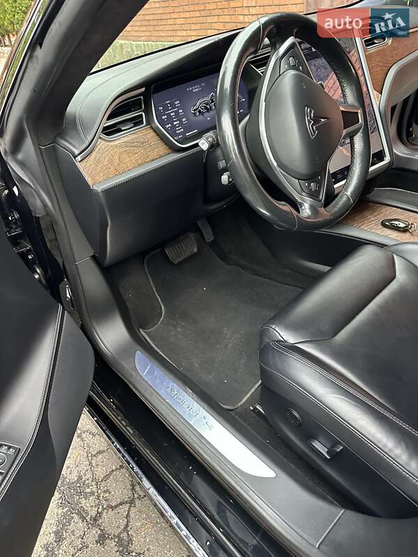 Ліфтбек Tesla Model S 2017 в Харкові