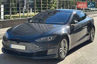 Лифтбек Tesla Model S 2015 в Киеве