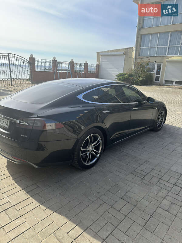 Ліфтбек Tesla Model S 2015 в 