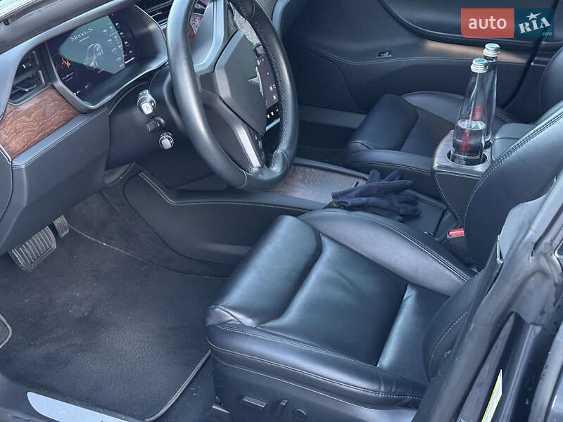 Лифтбек Tesla Model S 2020 в Киеве