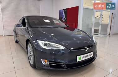 Ліфтбек Tesla Model S 2015 в Одесі