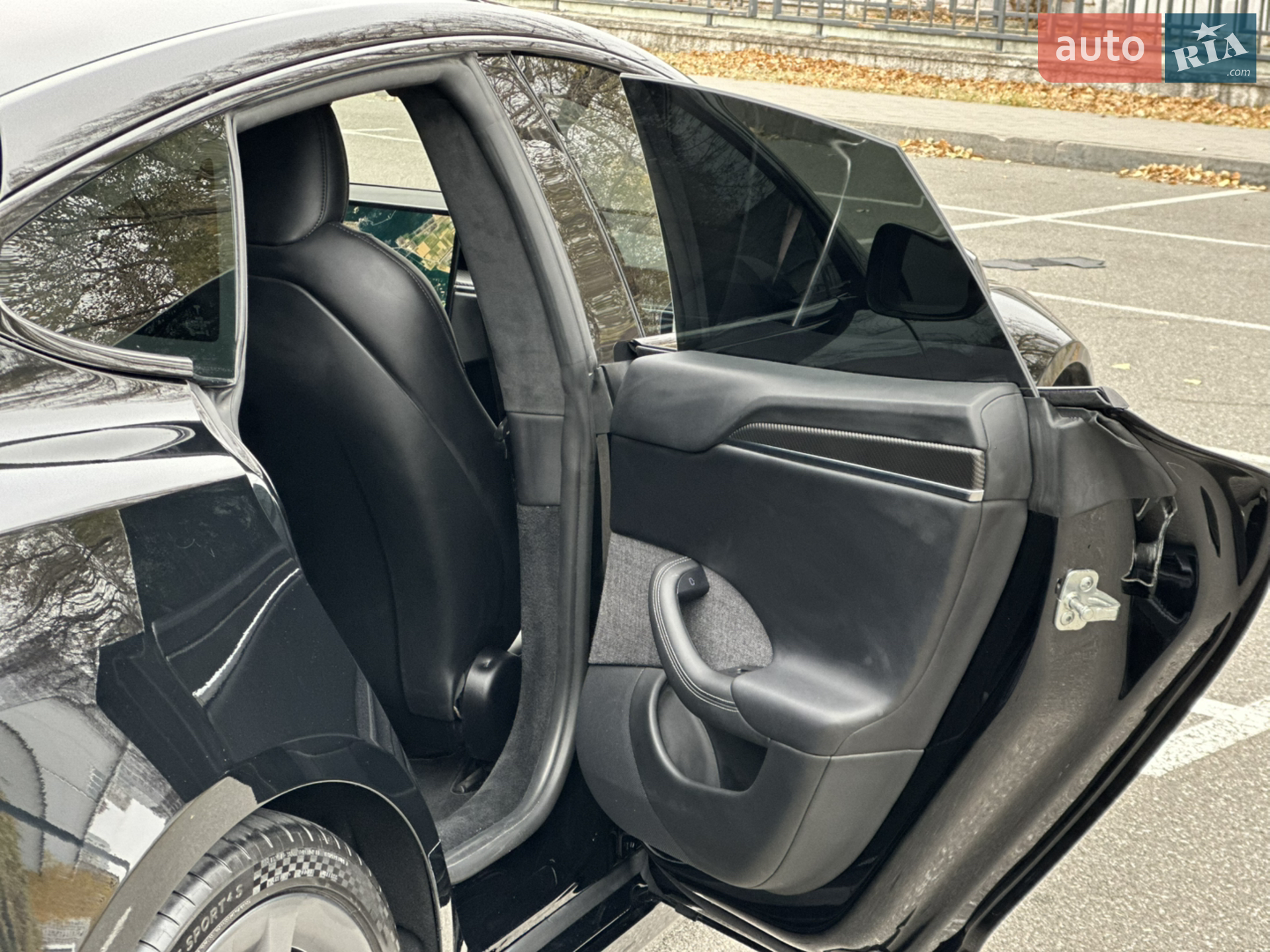 2021 Tesla Model S - мініатюра 19