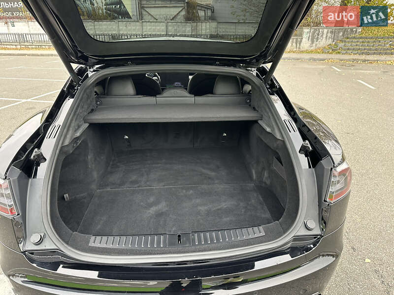 Ліфтбек Tesla Model S 2021 в Києві