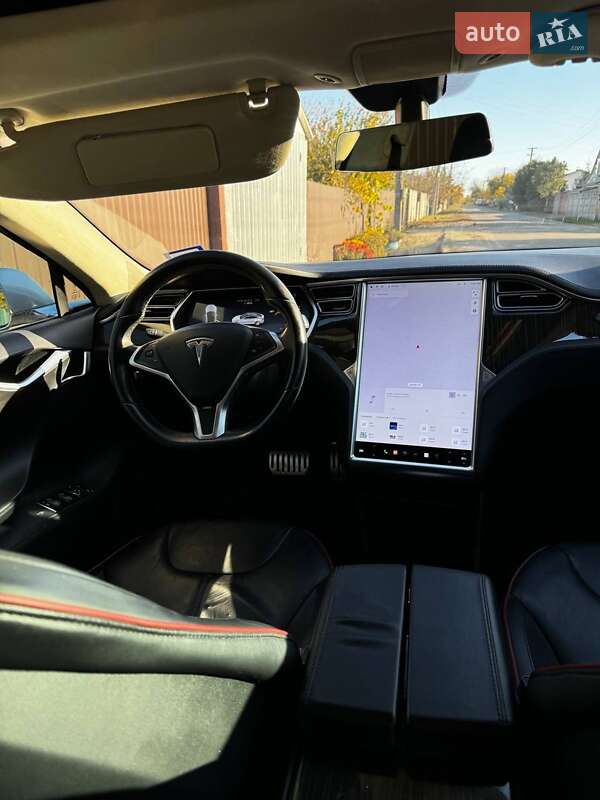 Лифтбек Tesla Model S 2013 в Киеве фото 6 Лифтбек Tesla Model S 2013 в Киеве