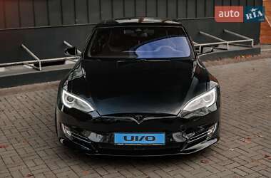 Лифтбек Tesla Model S 2016 в Ровно