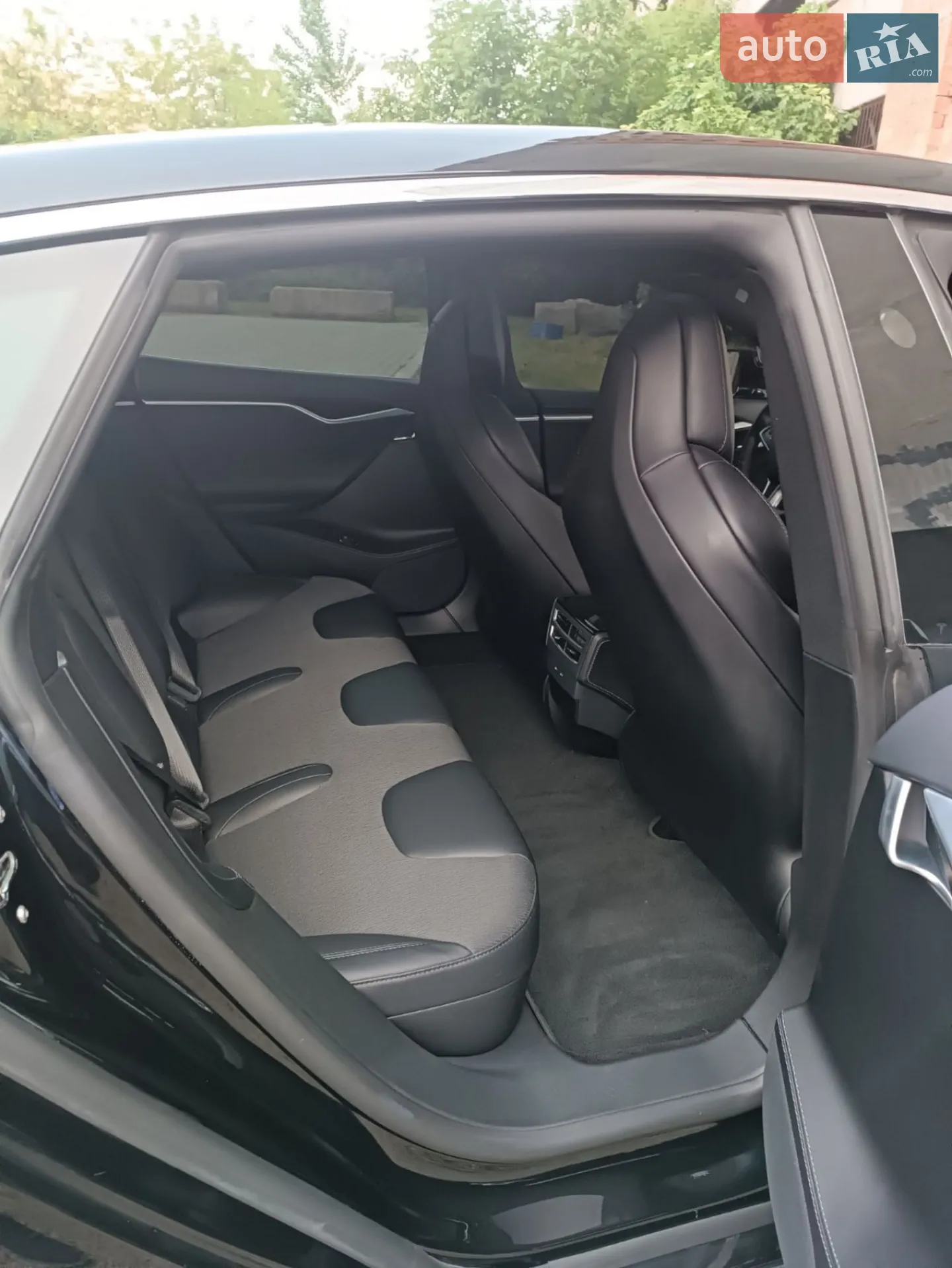 Tesla Model S 2017 VIN 5YJSA1E17HF209651 фото оголошення 2 з 19