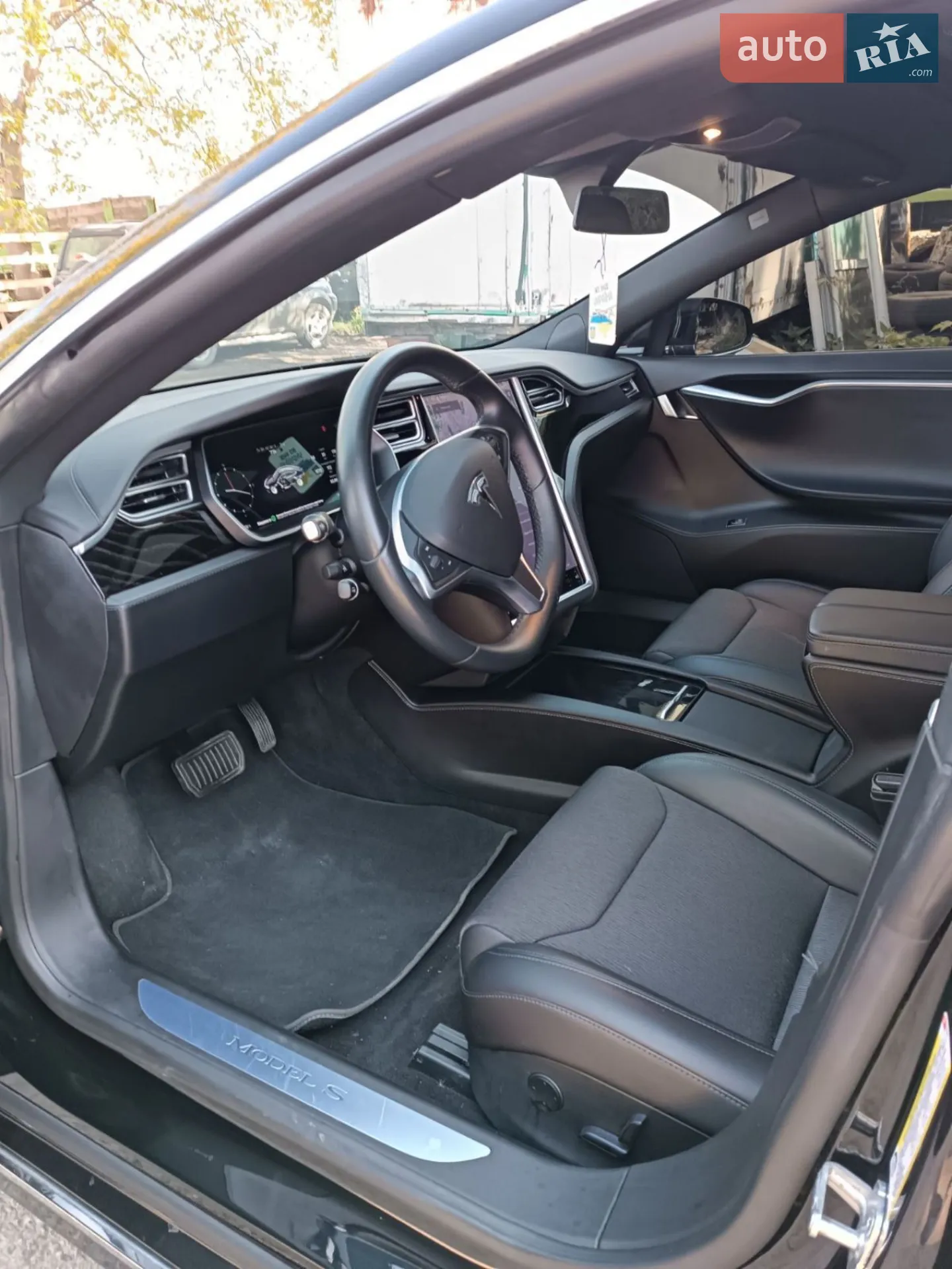 Tesla Model S 2017 VIN 5YJSA1E17HF209651 фото оголошення 7 з 19