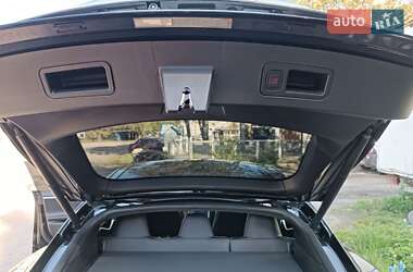 Лифтбек Tesla Model S 2017 в Черновцах