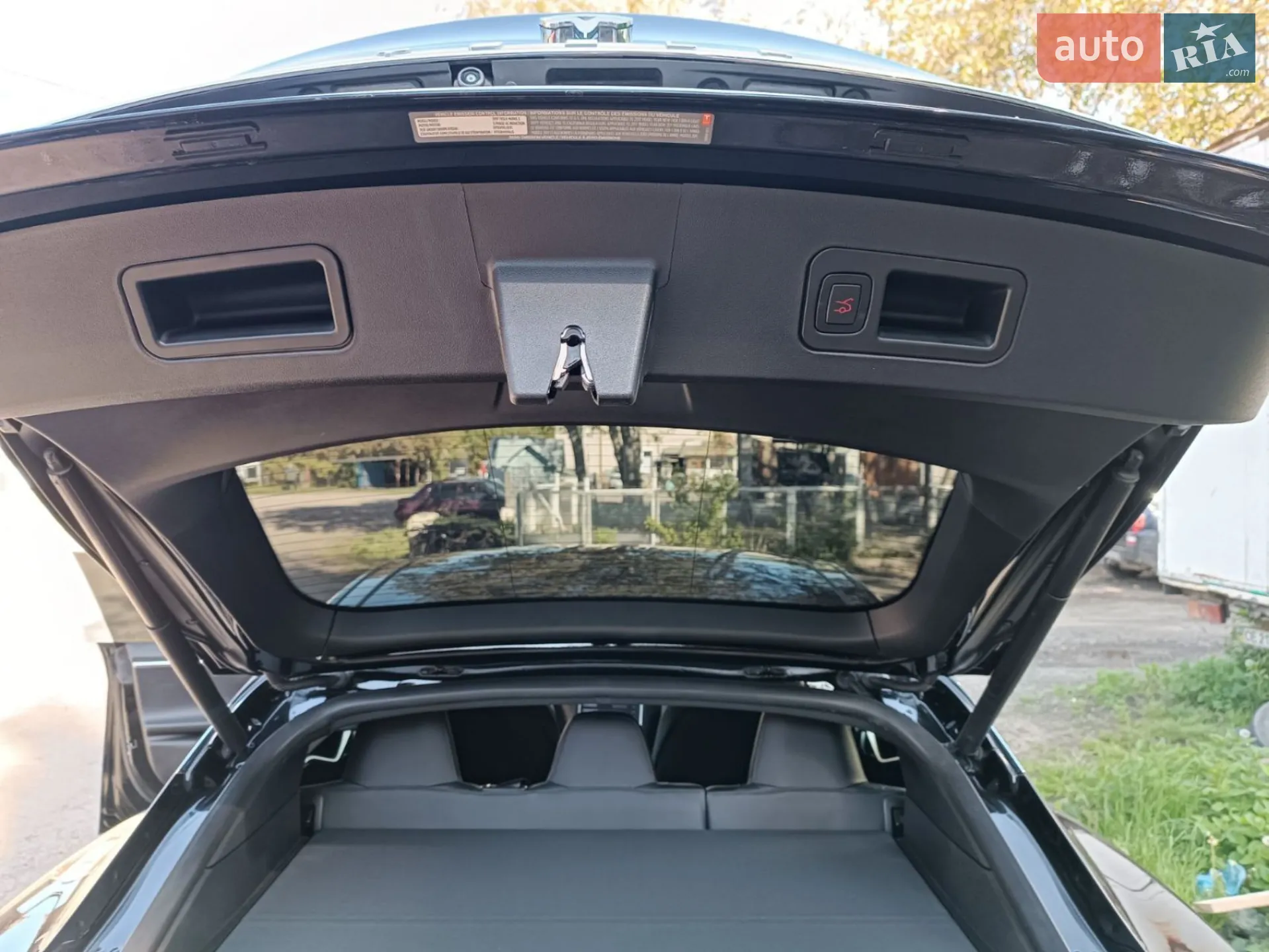 Tesla Model S 2017 VIN 5YJSA1E17HF209651 фото оголошення 6 з 19