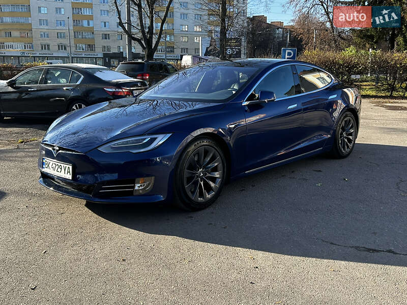 Лифтбек Tesla Model S 2020 в Ровно