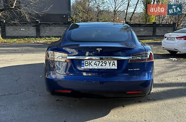 Лифтбек Tesla Model S 2020 в Ровно