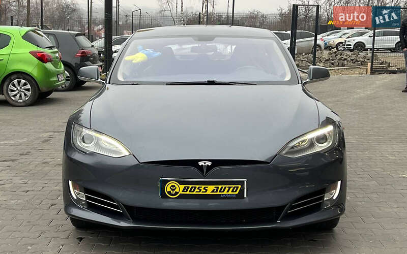 Ліфтбек Tesla Model S 2012 в Чернівцях
