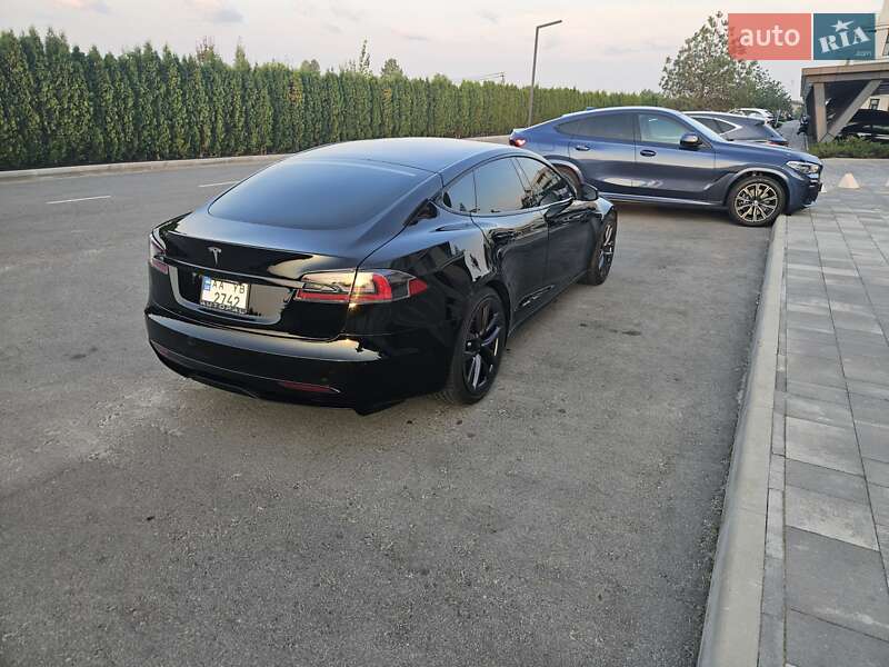 Лифтбек Tesla Model S 2021 в Киеве
