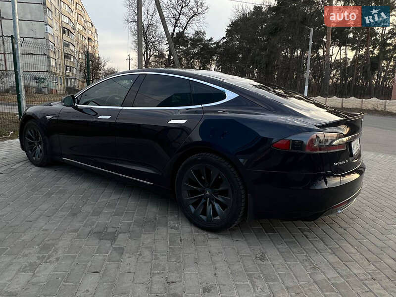 Лифтбек Tesla Model S 2015 в Харькове фото 4 Лифтбек Tesla Model S 2015 в Харькове