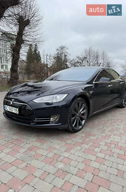 Лифтбек Tesla Model S 2015 в Золочеве