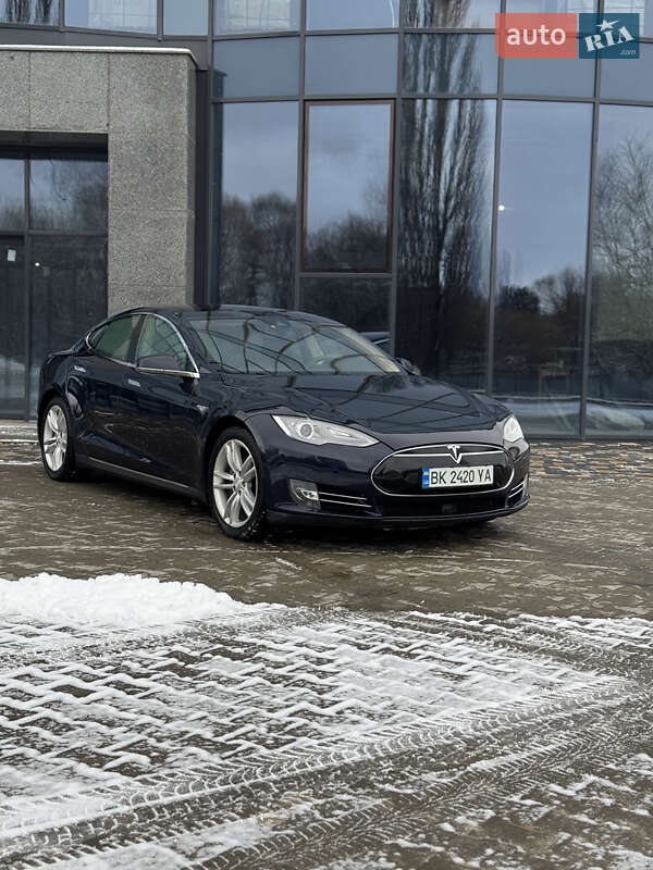 Лифтбек Tesla Model S 2015 в Ровно фото 8 Лифтбек Tesla Model S 2015 в Ровно