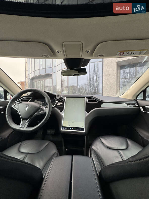 Лифтбек Tesla Model S 2015 в Ровно фото 11 Лифтбек Tesla Model S 2015 в Ровно