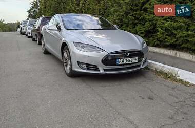 Ліфтбек Tesla Model S 2015 в Гостомелі