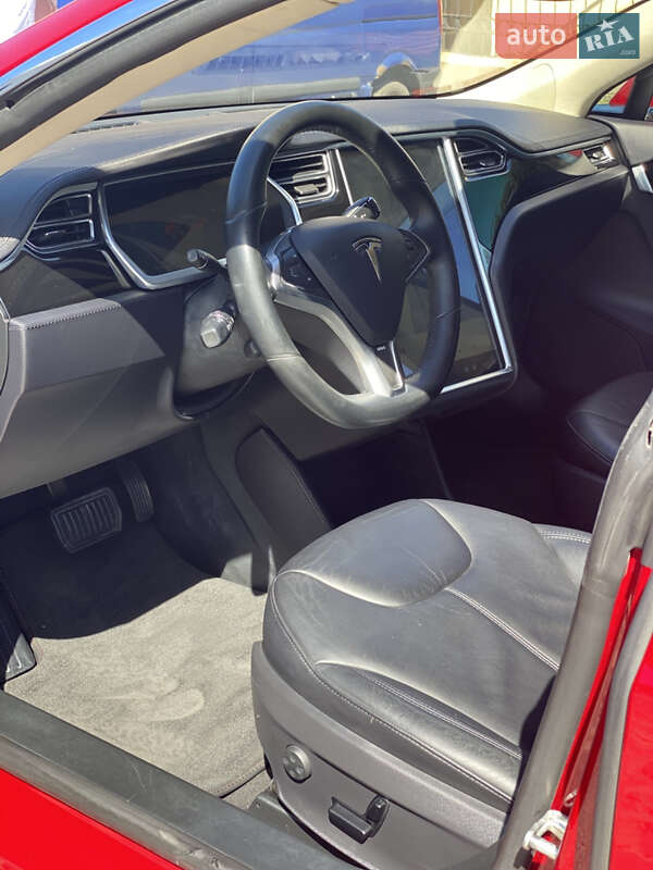 Ліфтбек Tesla Model S 2013 в Луцьку