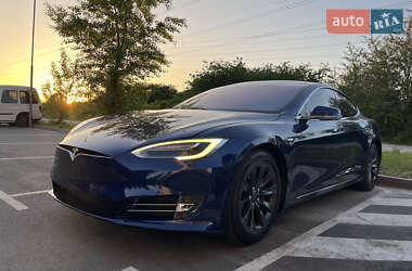 Лифтбек Tesla Model S 2016 в Киеве