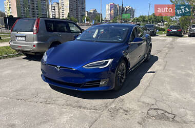 Лифтбек Tesla Model S 2016 в Киеве