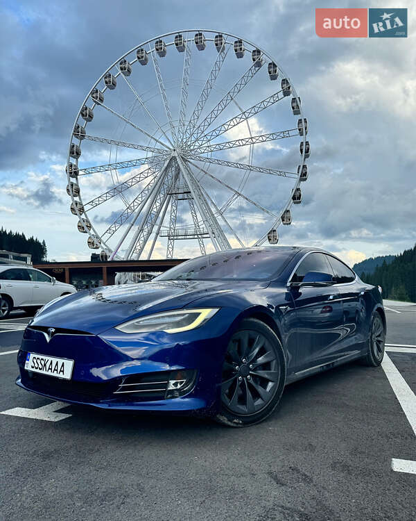 Лифтбек Tesla Model S 2016 в Киеве