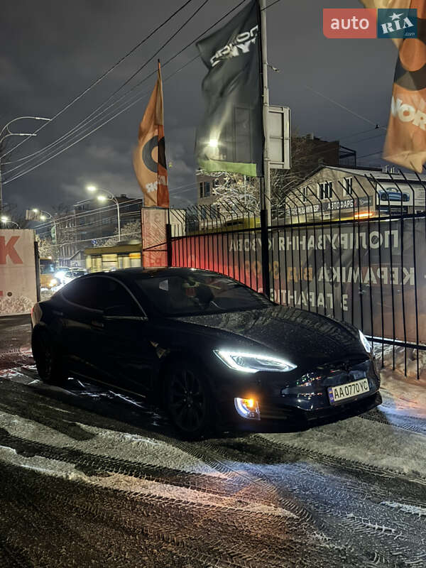 Tesla Model S 2015