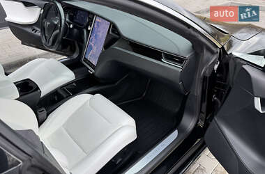 Лифтбек Tesla Model S 2019 в 