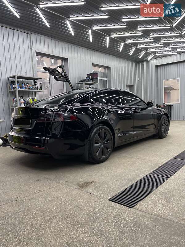 Лифтбек Tesla Model S 2022 в Виннице