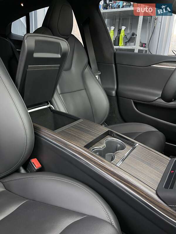 Лифтбек Tesla Model S 2022 в Виннице
