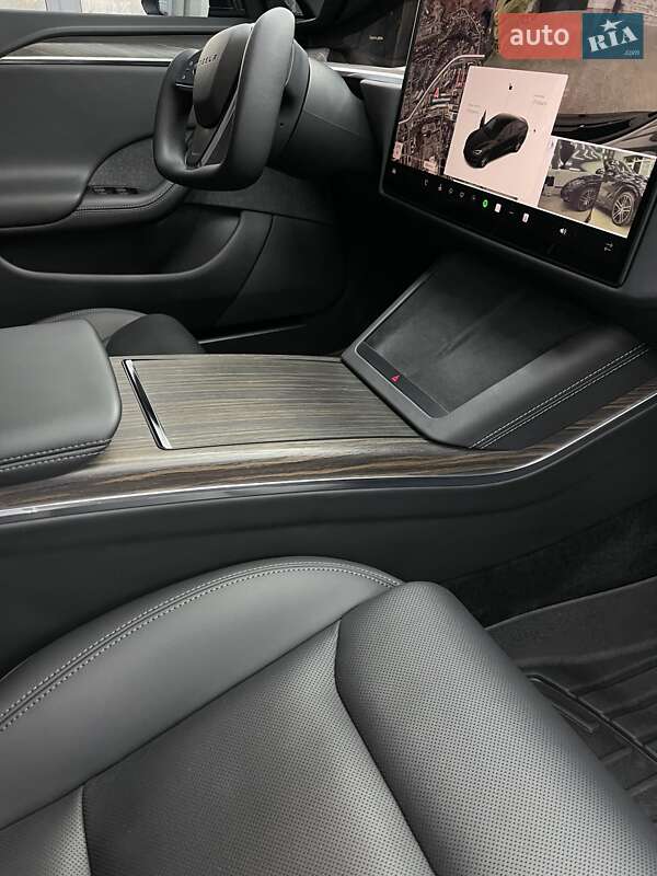 Лифтбек Tesla Model S 2022 в Виннице