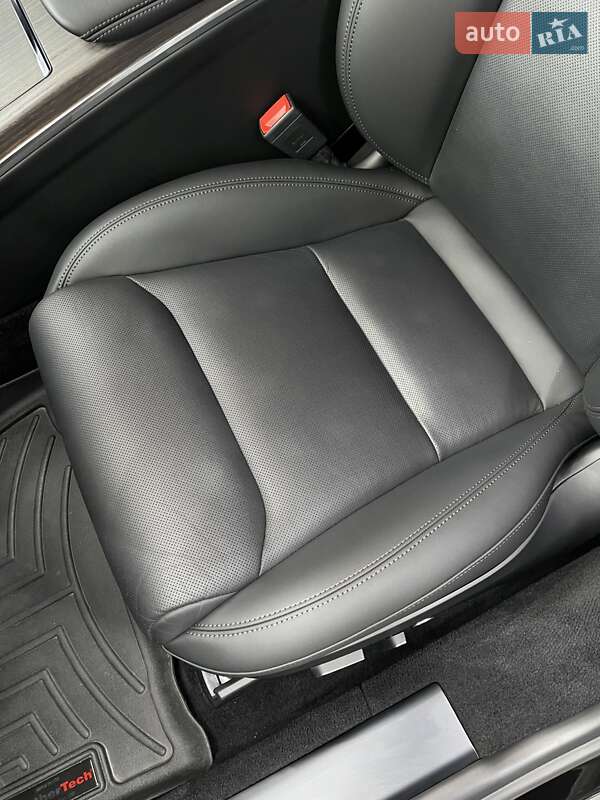 Лифтбек Tesla Model S 2022 в Виннице