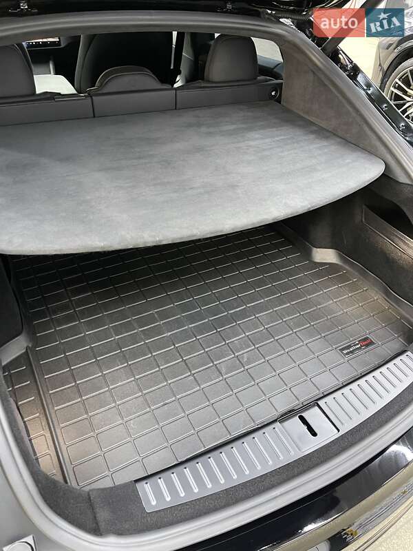 Лифтбек Tesla Model S 2022 в Виннице