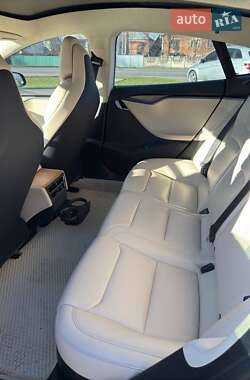 Лифтбек Tesla Model S 2019 в 