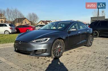 Лифтбек Tesla Model S 2019 в 