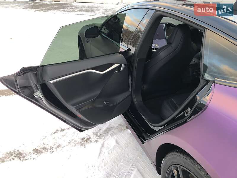 Ліфтбек Tesla Model S 2017 в Києві