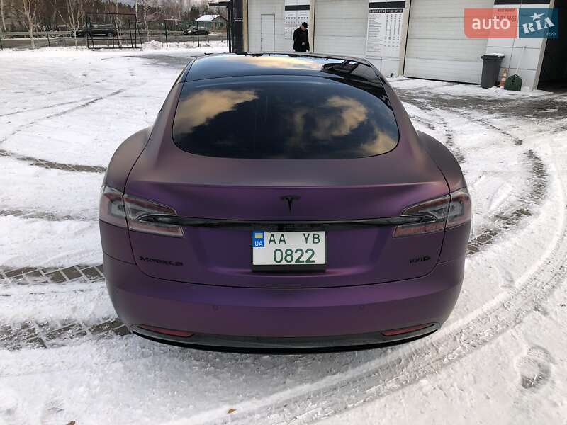 Ліфтбек Tesla Model S 2017 в Києві