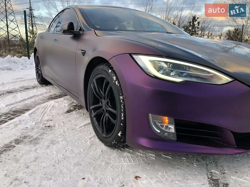 Ліфтбек Tesla Model S 2017 в Києві