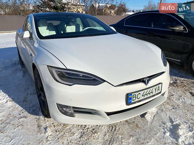 Лифтбек Tesla Model S 2020 в Львове