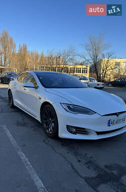 Ліфтбек Tesla Model S 2019 в Дніпрі