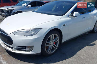 Ліфтбек Tesla Model S 2014 в 