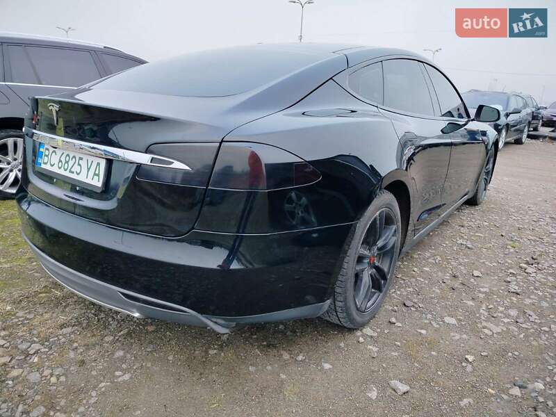 Лифтбек Tesla Model S 2013 в Львове
