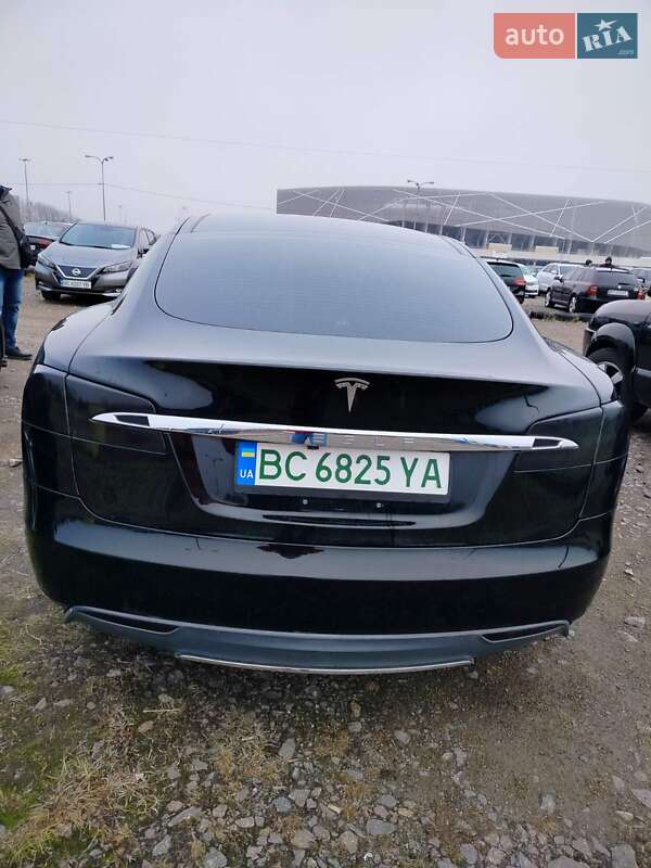 Лифтбек Tesla Model S 2013 в Львове