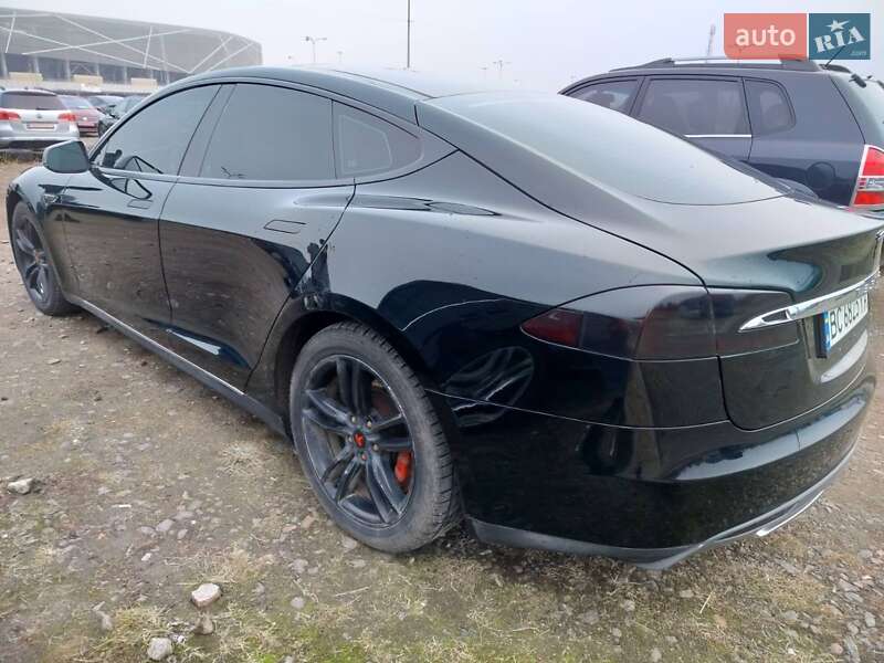 Лифтбек Tesla Model S 2013 в Львове