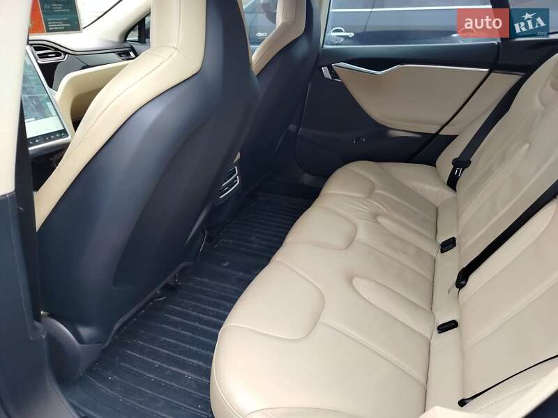 Лифтбек Tesla Model S 2013 в Львове