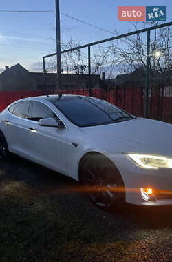 Ліфтбек Tesla Model S 2014 в Ужгороді