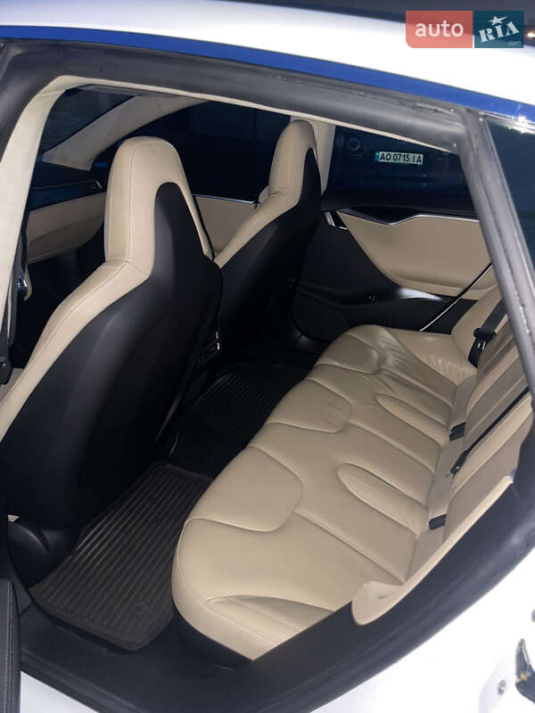 Лифтбек Tesla Model S 2014 в Ужгороде