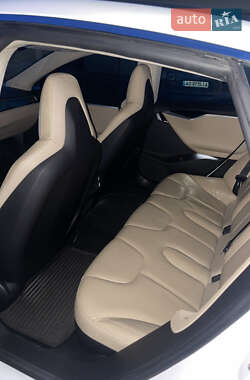 Ліфтбек Tesla Model S 2014 в 