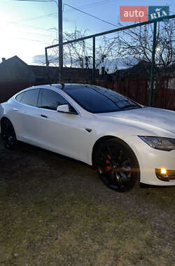 Ліфтбек Tesla Model S 2014 в 